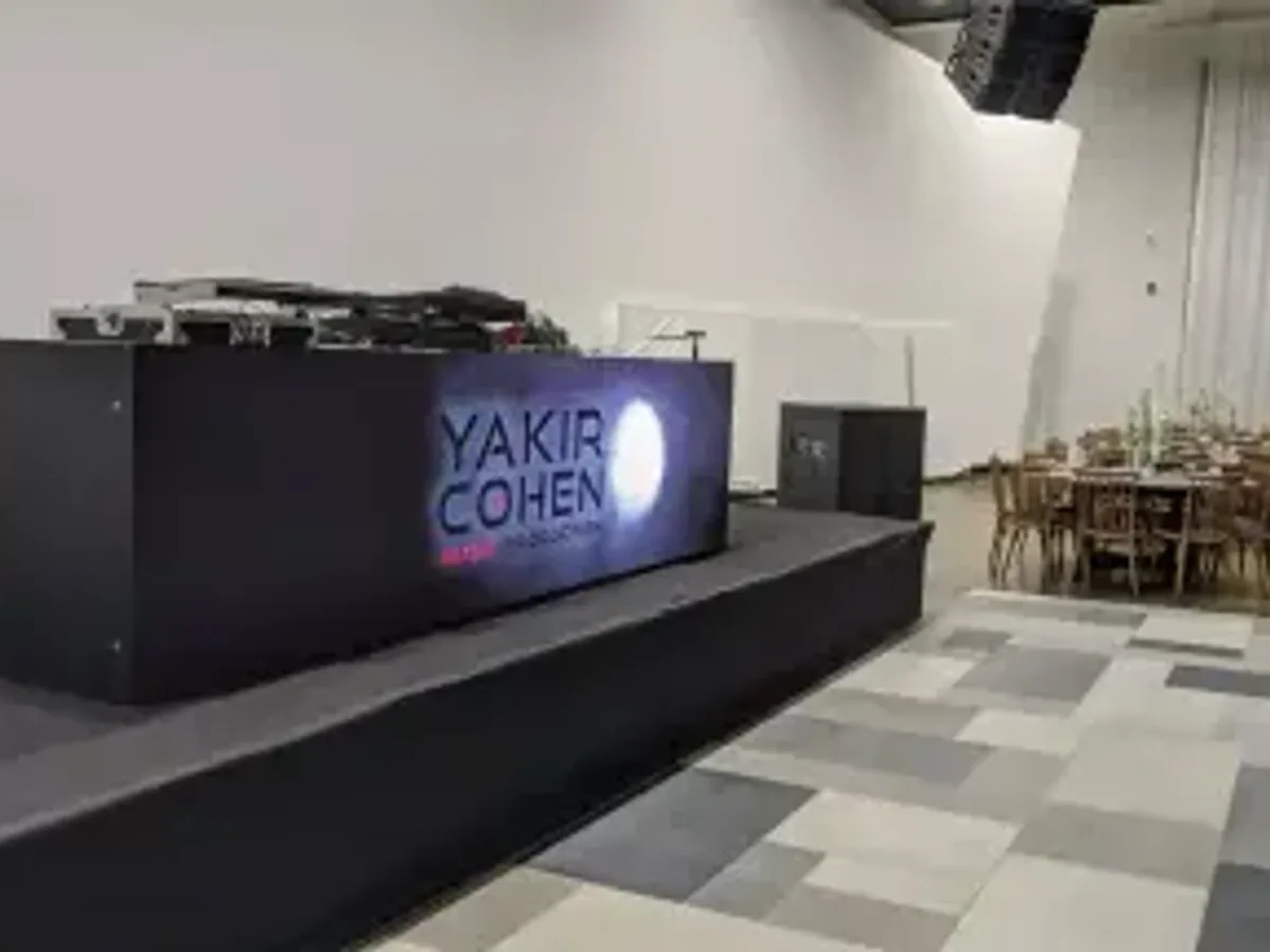 קונטרולר Traktor S4 לעמדת די ג'יי
