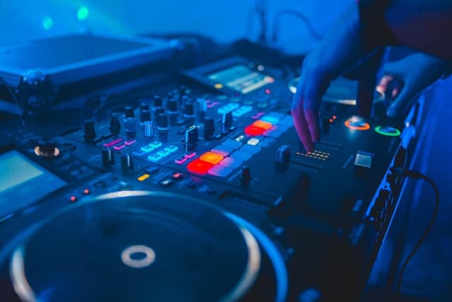 DJ בחתונה